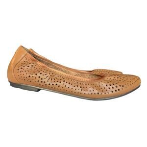 Vionic "Robyn" Soft Wide Perforated Leather Laser Cut Tan Ballet Flats size 8W
